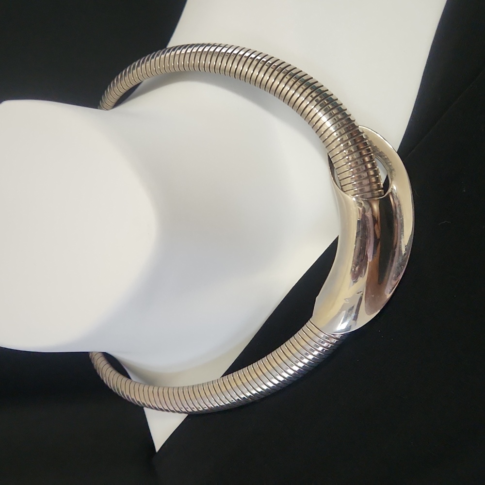 Jewelry - Picture 4 of 6
